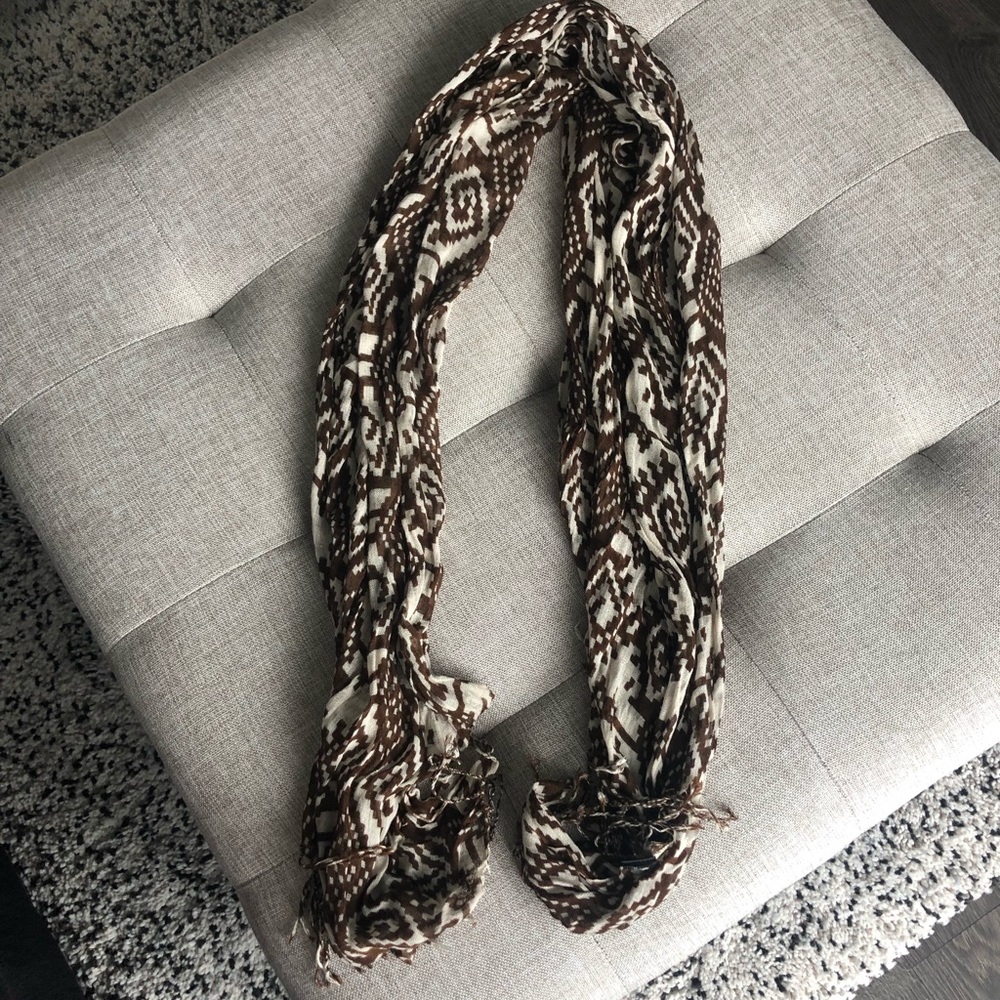 Geometric Print Scarf - Picture 2 of 4